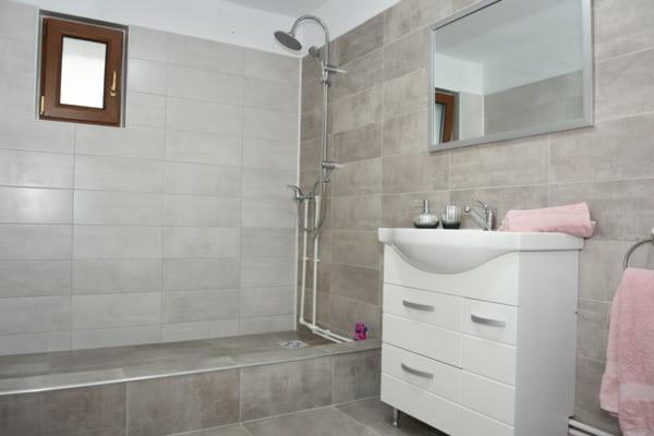Отель Casa Din Sat Ешелница Экстерьер фото
